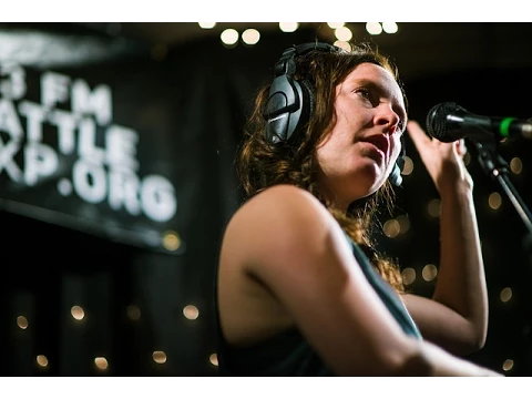 Download MP3 Sylvan Esso - Hey Mami (Live on KEXP)