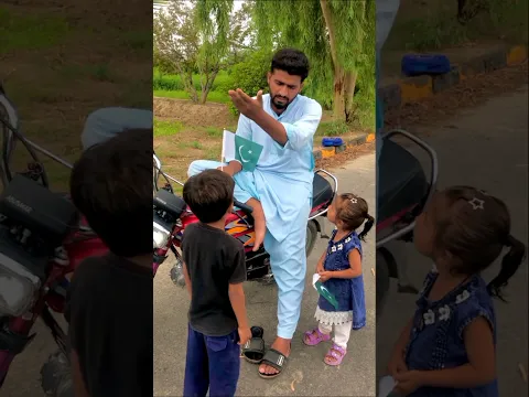 gareeb Bache ko parcham mil gia #trending #viral #shorts #independenceday #14august