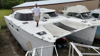 ⛵️ Hurricane-damaged catamaran. We’re moving in!