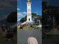 Jam Gadang Bukittinggi... Berbunyi 4 kali.