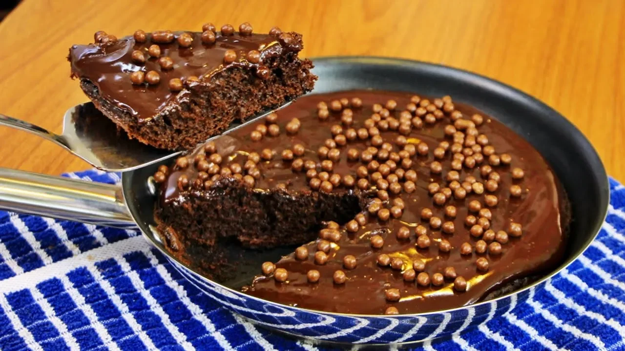 Bolo de chocolate saudável | Bela Gil | Bela Cozinha. 