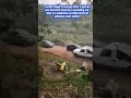 Download Lagu De lokale bevolking zint op wraak nadat iemand door een te hard rijdende auto is doodgereden.
