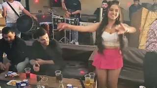 رشاد شميس يقبرني اللي لابس اسود اجمل حفله في فاريا لبنان 2023720P HD 