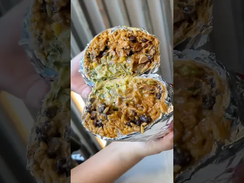 HONEY CHIPOTLE CHICKEN BURRITO from the one and only Tacobee’s Mexican Grill NYC! 🌯🏆 #DEVOURPOWER