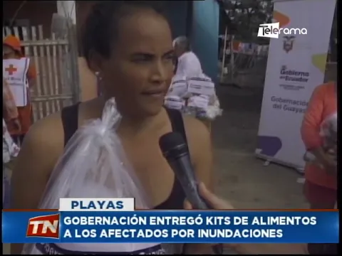 Gobernador entregó kits de alimentos a los afectados por inundaciones