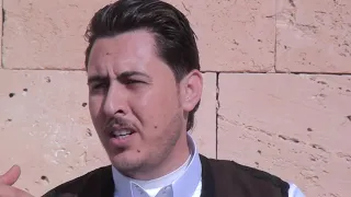 هانى لمنفى لا تشيل هم الوقت دندنها