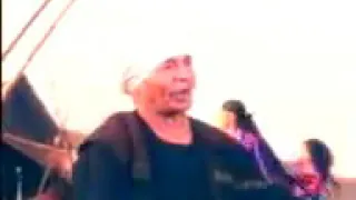 يا بنت بيقلوك ابوكي بعتو وراكي الخياله يا بنت بيقلك خاليك يا بنت بيقلك عميك 