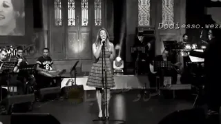 الحب ومدفينا والورد ومغطينا الشمس طلعي لينا 