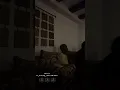 مجيد خالد يغني مع أصدقائه