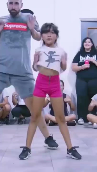 No podrás creer lo que creció la niña viral de con calma 🥺