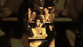 وحياة قلبي وافراحو   مالاقيت فرحان في الدنيا زي الفرحان بنجاحو   دندنها