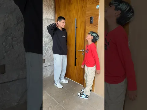 CUANDO TU HERMANITO CABE POR LA VENTANA 🤣