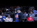 Eminem sorprende a todo el mundo en el estadio de Detroit Pistons
