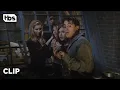 Video di Friends: Ugly Naked Guy Died?! (Season 3 Clip) | TBS