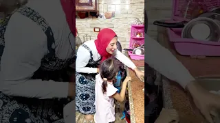 شوفو مرات الاب عملت اي في بنت جوزها في غيابه 