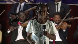 الطفله السودانية ابتهال منصور بقيت تمر بينا محال تجي علينا 