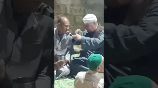 الشيخ عبد الخالق الفيومي في ليلة             عند الشيخ علي محمد طه في الفيوم قرية قصر الباسل دندنها
