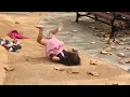 Download Lagu 💕 Funny falling 😟🤣 Little girls / bloopers / kids falling