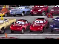 Rayo McQueen pierde sus neumáticos | Pixar Cars