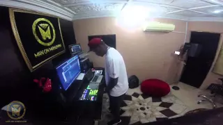 man on maschine olamide eyan mayweather viral video