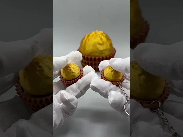Ferrero Clicker Fidget & Keychain Set video thumbnail