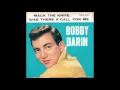 Lagu Mack the Knife - Bobby Darin (1959)