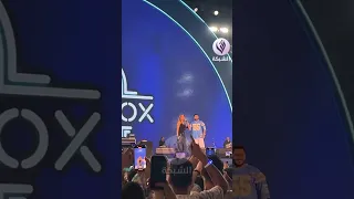 تامر حسني يقلد نيللي كريم بحبك آه بحبك ودايبة أنا فيك 