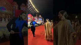 Pregnant Deepika Padukone Plays Dandiya With Ranveer Singh At Anant Radhika S Pre Wedding 