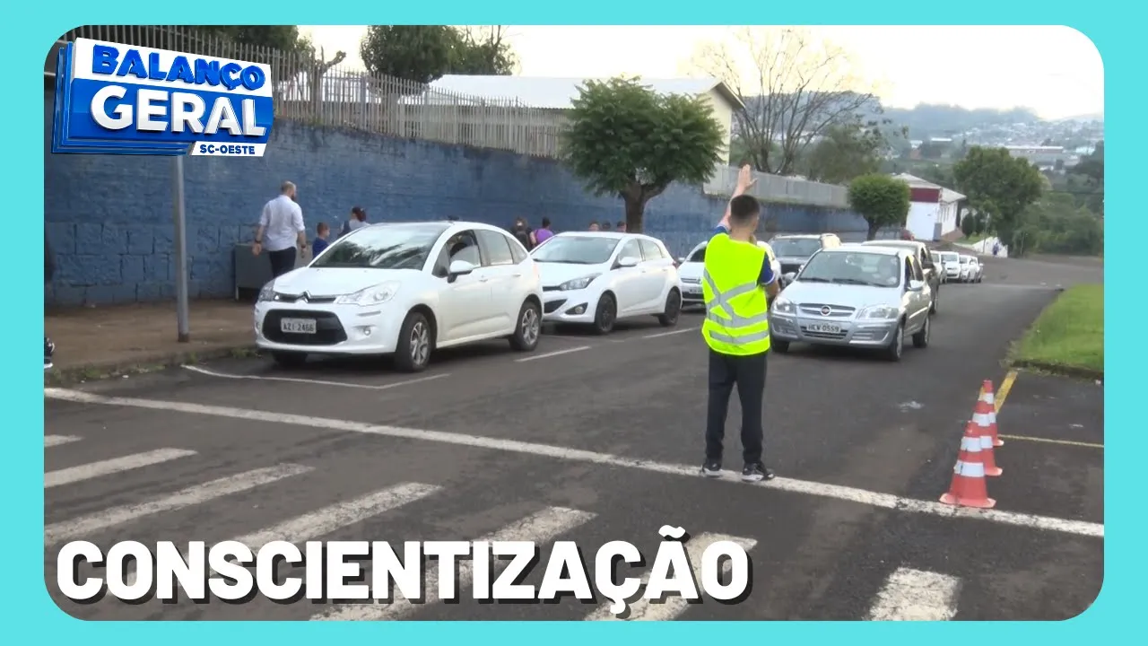 Alunos de Xaxim colocam em prática projeto de conscientização no trânsito