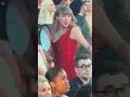 Download Lagu Taylor Swift Dancing for Billie Eilish Birds of a Feather at The Grammys #taylorswift #billieeilish
