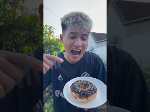 Thử thách ăn kẹo màu cam 🍊 | Lùn Tippi #Luntippi #Tippitv