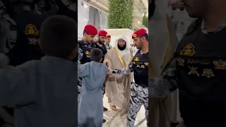 خروج الشيخ بدر التركي من الحرم المكي الشريف اليوم بعد صلاة العشاء 