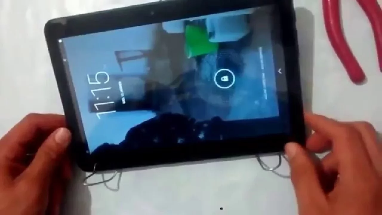 D.I.Y. HACK HOW TO MAKE PHONE STAND USING FORK?