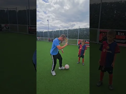 Mega Trap - V Try this Practical Dribbling! #trenerdryblingu #skills #football