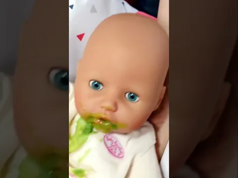 🍝🧼 Annabelle on sotkuinen illallisen jälkeen – pestään kasvot! #annabellnukke #nukkevideot #lelut