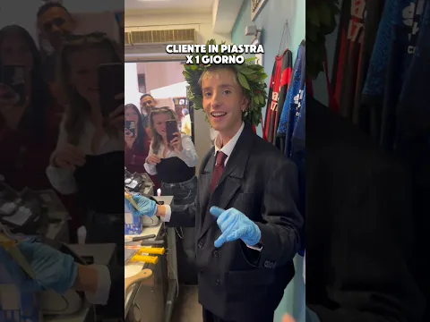Cliente in piastra per 1 giorno! Date un voto da.  #creperia #yogurteria #nutella #youtubeshorts