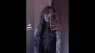 عمال بتوجع ف قلبي ليه 