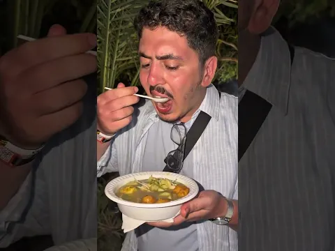 كول هنا موت لهيه اكل شوارع في زنزيبار 😍 لهبال تاع الدنيا الشاف غانو