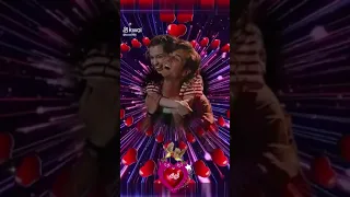 برمي السلام علي الكل     ويقول صباح الفل    دندنها