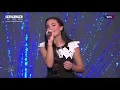 Download Lagu بصوت طفولي لين الحايك تهزّ مسرح استديو سهرة من العايدين الفايزين