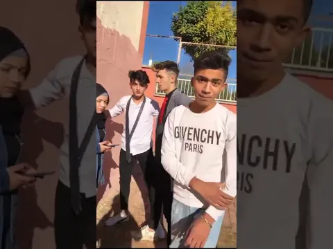 حبيبته عم يلاحقوها شباب #shortvideo #sketch