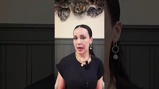 لكل ست محاربة شايله البيت و نصها التاني بعيد سامية صبري 