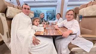 اول مرة نشوف الكعبة في حياتنا شوف رد فعلنا اية عمنا عمرة 