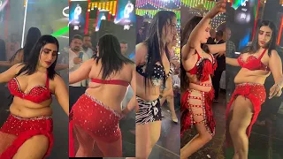 شوف المسرح عليه 10 رقاصات بيتحدوا بعض مين الاجمد 2025 مش هتصدق الي بيحصل 