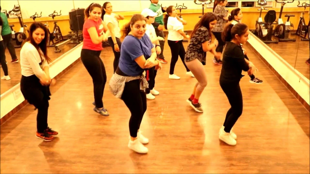 Coca Cola | luka chuppi | Zumba Dance Steps  | Choreography by ZIN Sona | Sona Dance Studio Mohali