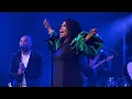 Download Lagu Cece Winans - Alabaster Box (WRECKS CROWD!!) 2023
