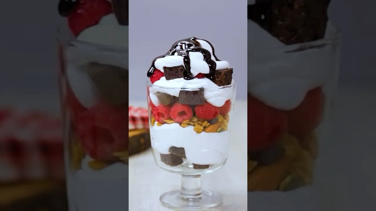 Yummy Brownie Parfait#shortsfeed #browniesviral #hooplarecipes