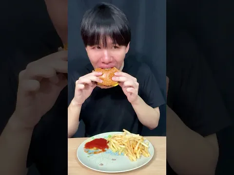 เบอร์เกอร์ McDonald's ควอเตอร์พาวน์เดอร์วิทชีสครีมมีพาร์เมซาน 🍔 #Burger #McDonalds #กินเบอร์เกอร์