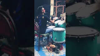 من بعيد سامع سرينه كامله واحلي لعب درامز حسني المدفع اشباح المنيب ا  من بعيد سامع سرينه كامله واحلي لعب درامز حسني المدفع اشباح المنيب ا