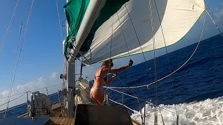 2/9/23 Girl and DAD Sail Across 50 MILE Stretch Of Gulf Stream!! Rough Weather Headed FOR CUBA S3:E3